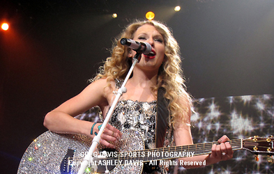 Taylor Swift - Taylor Swift Fearless Tour (Second Leg) 2010